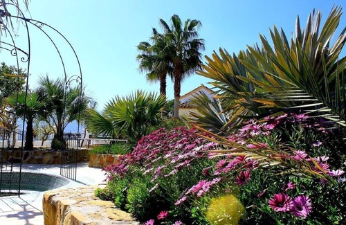 Alozaina House | Authentic house, within the castle walls of holiday park Finca el Moralejo