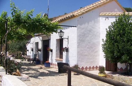 Alozaina House | Authentic house, within the castle walls of holiday park Finca el Moralejo