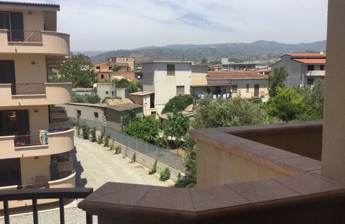 Gioiosa Ionica Apartment | AUTHENTIC ITALY, rural, town, sea amazing!