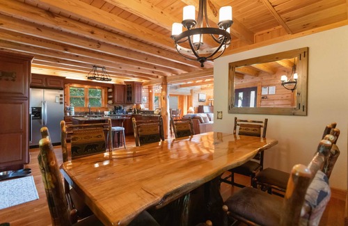 Seven Devils Cabin | Authentic Log Cabin in the Mountains