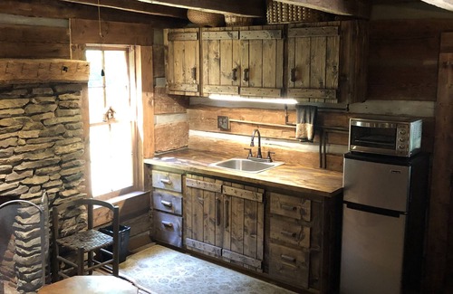 Catawba Cabin | Authentic Log Cabin built in 1790