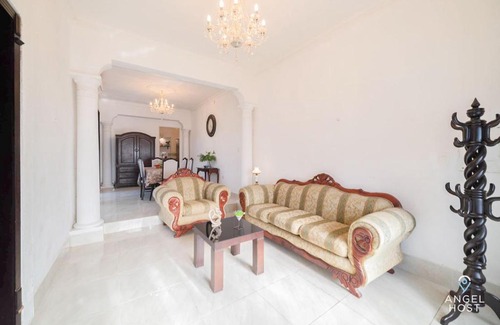 Zona Paseo Montejo Apartment | Authentic Mérida a Block from Montejo Fast Wi-FI