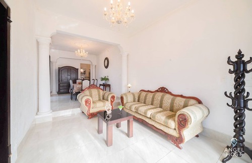 Zona Paseo Montejo House | Authentic Mérida a Block from Montejo, Fast Wi-FI