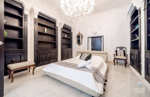 Zona Paseo Montejo House | Authentic Mérida a Block from Montejo, Fast Wi-FI