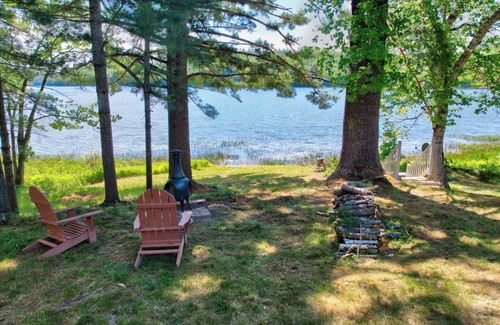 Bucksport Cabin | Authentic Maine Log Cabin | Lakefront | Cozy