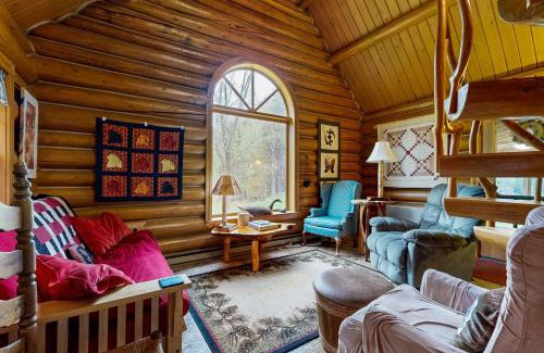 Greenville House | Authentic Maine Log Cabin