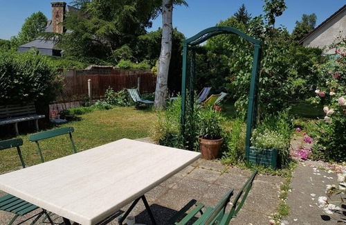 Montfort-sur-Risle House | Authentic Normandy farmhouse in a village: spa, nature & wifi