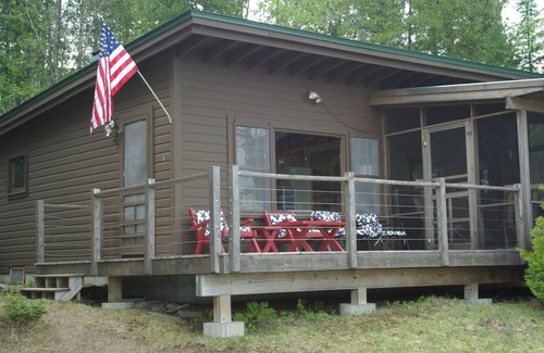 New Limerick Cottage | Authentic Northern Maine Lakeside Retreat. Live Like A Local!