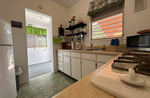 Pole Ojea House | Authentic Puertorrican Home with Full AC -Fast WIFI - Smart TV Near Beach