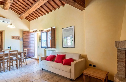 Camerino House | Authentic residence in the middle of nature with pool.