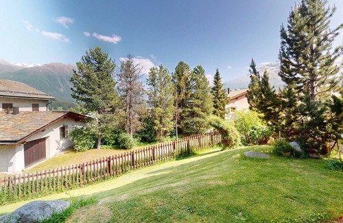Celerina-Schlarigna House | Authentic semi-detached holiday home in a quiet location on the outskirts of Cel