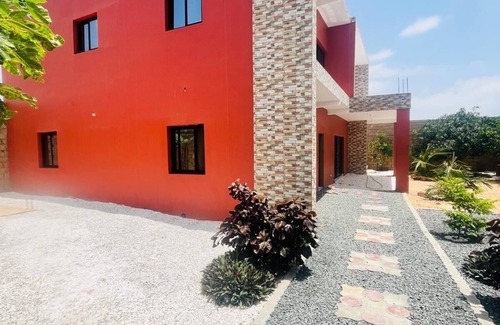 Senegal Villa | Authentic stay at Villa Noflaye du Lac Rose!