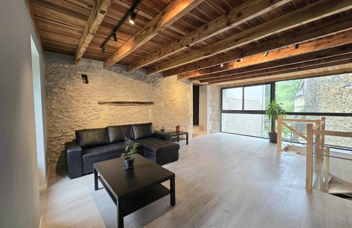 Loubejac Cottage | Authentic village house with wifi and parking in Loubéjac