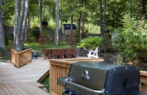 Baysville Cottage | Authentic Waterfront 1935 Muskoka Log Cabin with All the Comforts of Home