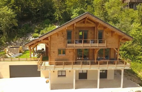 Foncine-le-Haut Ski Chalet | Authenticity, Comfort, Sport and Relaxation