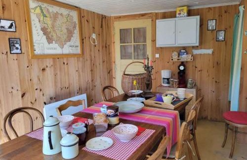 Saint-Andre-de-Chalencon House | Authentique Maison de campagne De la rivière