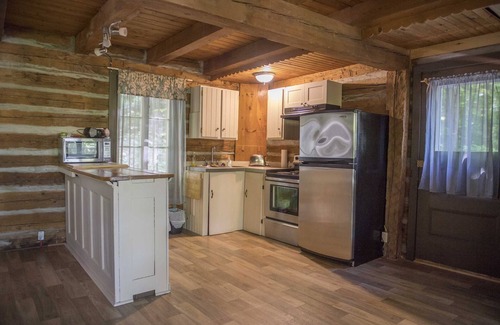 Saint-Hippolyte House | Authentique maison ancestrale Laurentides St-Sauveur