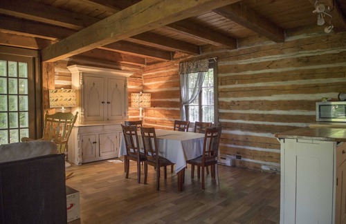 Saint-Hippolyte House | Authentique maison ancestrale Laurentides St-Sauveur