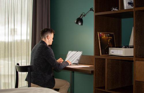 Andelfingen District Hotel | Autohalle Hotel