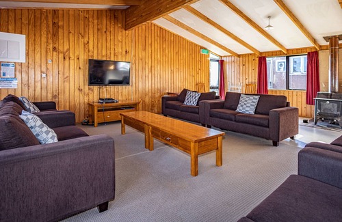National Park Village House | AUTSA Lodge – National Park Holiday Home