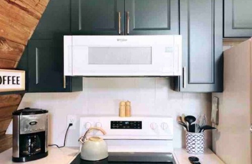 Blairsville Apartment | Autumn A-Frame Mountain Stay | Trails | Downtown