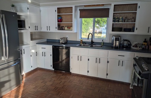 Sainte-Anne-de-Kent House | Autumn Beachfront Retreat - Coastal Calm & Comfort