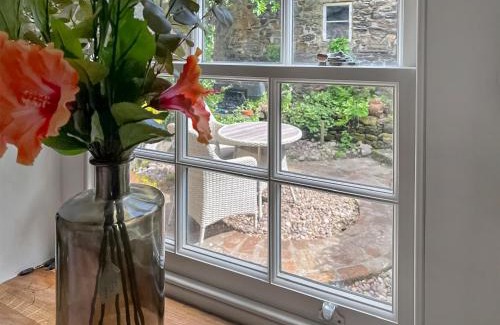 Richmond House | Autumn Cottage