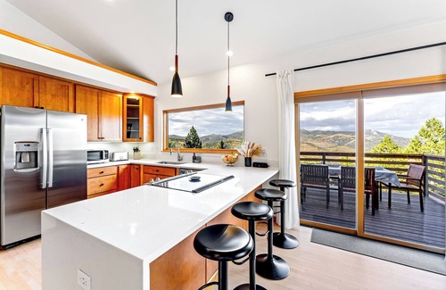 Evergreen House | Autumn Retreat - Stargazing Hot Tub - Epic Views - Starlink - 2 Workspaces