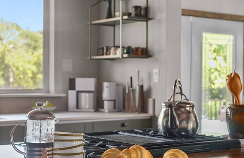 Village of Princeton House | Autumn Retreat w/Fire & Hot Tub