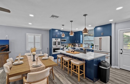 Ontario House | Autumn’s Favorite 3B2B Villa nr Ontario Airport