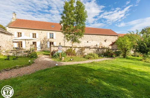 Saint-Priest-des-Champs Cottage | Aux 2 Puys, Gîte in Auvergne