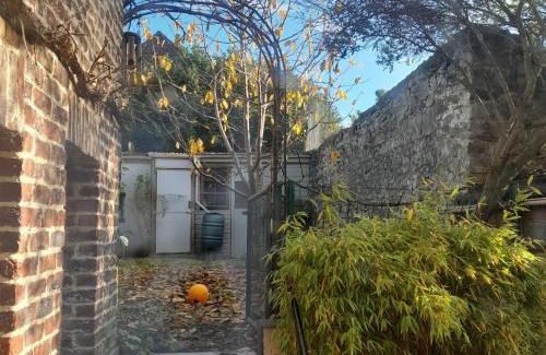 Lens House | Aux champs de l'église
