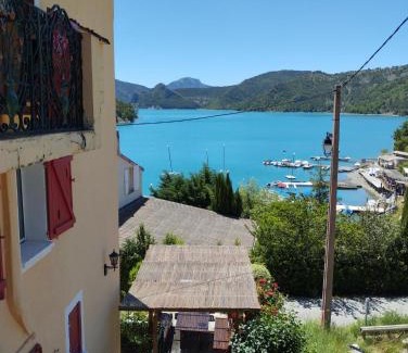 Saint-Julien-du-Verdon Apartment | Aux logis du Lac de Castillon