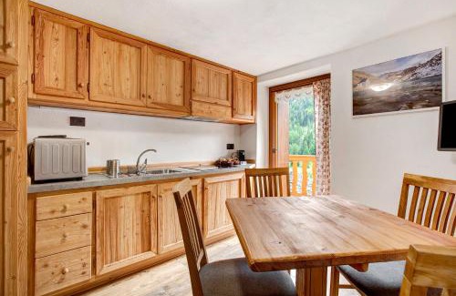 Cerisey Apartment | Aux Pieds du Malatra' 2