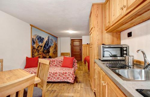 Cerisey Apartment | Aux Pieds du Malatra' 2