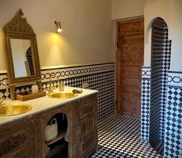 Oulad Hassoune Villa | Aux portes de Marrakech Villa Arts & Déco avec piscine