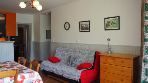 Villefranche-de-Panat Apartment | Aux rives du lac