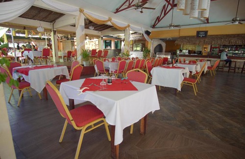 Mahahanga Tanana Hotel | AUX ROCHES ROUGES