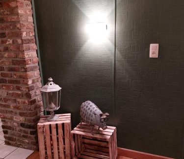Hotton Apartment | Aux trois petits cochons