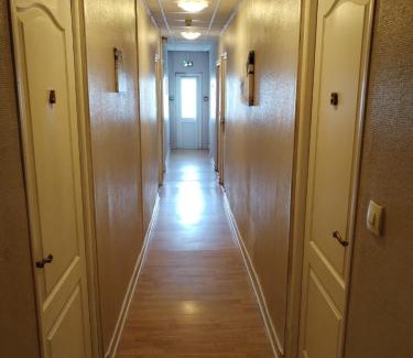 Pont-sur-Yonne Hotel | Aux Trois Rois