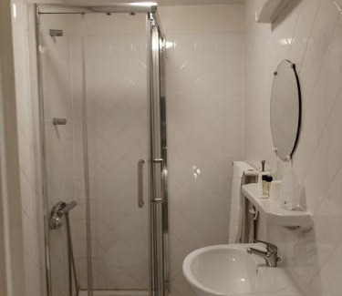 Pont-sur-Yonne Hotel | Aux Trois Rois