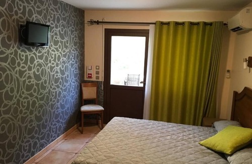 Mercuer Hotel | AUX VIEUX ARCEAUX