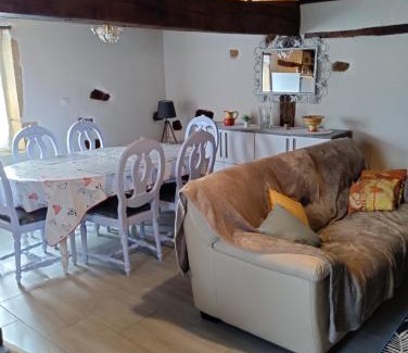 Pouilly-sous-Charlieu House | auxhirondelles