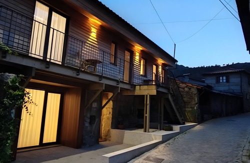Campo de Gerez Apartment | 'Avó Custódia - Room' with Mountain View, Wi-Fi and Air Conditioning