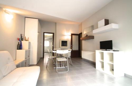 Les Escaldes Apartment | Av Carlemany, Centro comercial