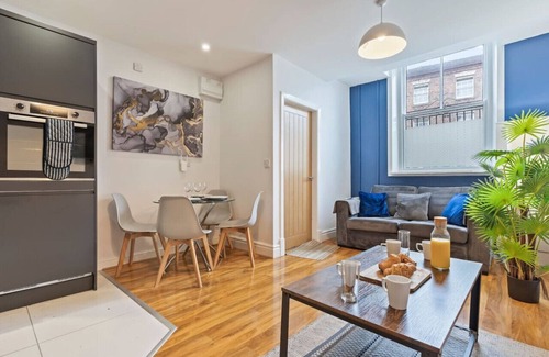 Tunstall Apartment | Ava's City Stay: Near Waterworld!