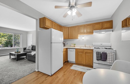 Crown Point Apartment | AVAIL 9/21 - 1 bed/1 bath downtown Crown Point