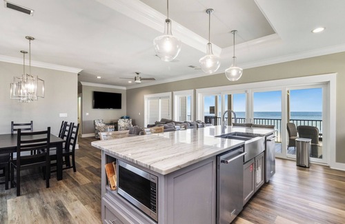 Port St. Joe House | AVAIL 9/27-10/4 -5 NGT MINIMUM! GULF FRONT 9BD/9.5BA, 3 LIVING AREAS, ELEVATOR, POOL!