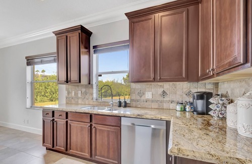Lake Worth House | *Avail. Jan.Feb.&Mar! Lake Front & Close to Beach!