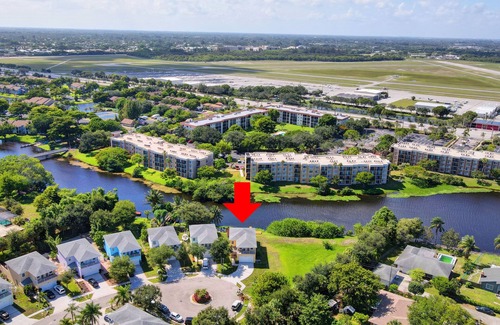 Lake Worth House | *Avail. Jan.Feb.&Mar! Lake Front & Close to Beach!